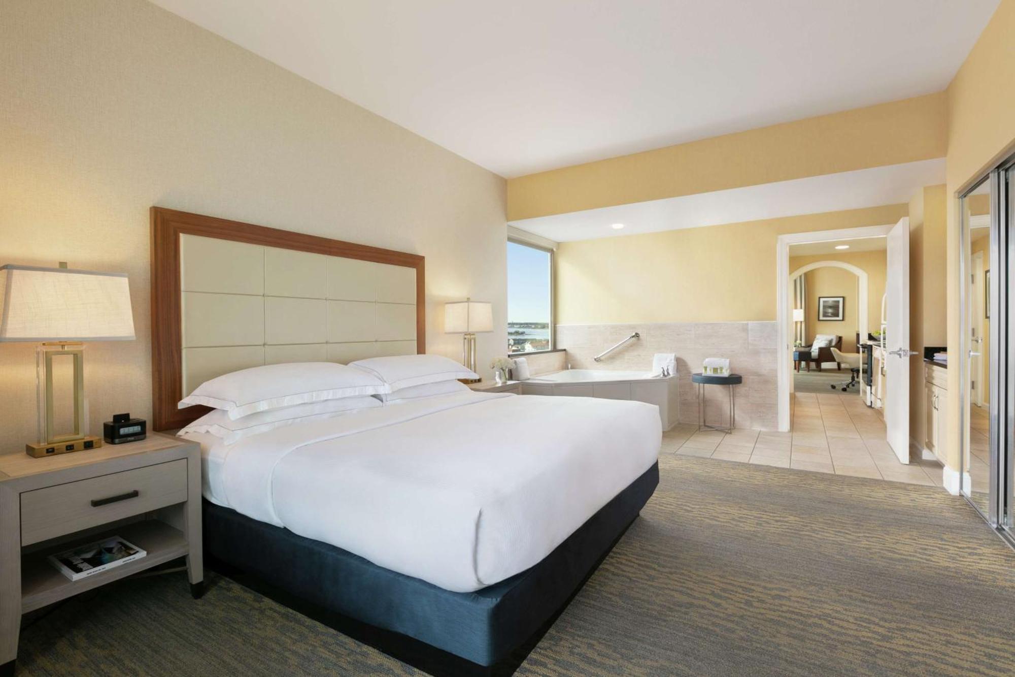 Hilton Suites Ocean City Oceanfront Exterior photo